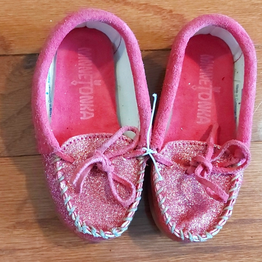 Minnetonka Kitly Hardsole Size 7 Toddler